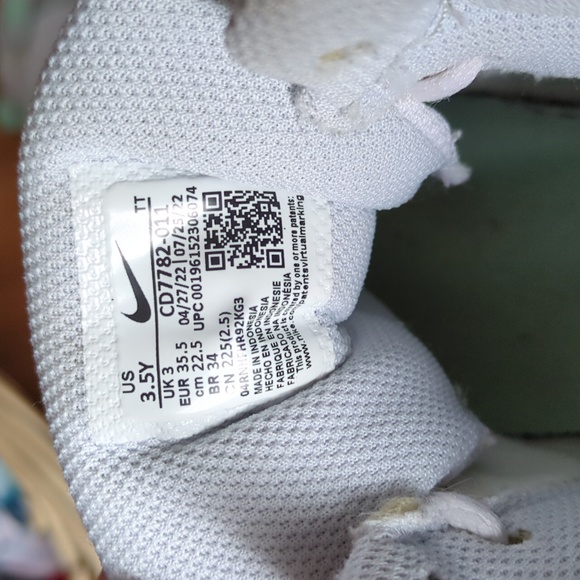 Girls, Nike Mint and White high tops - Picture 2 of 3